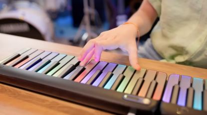 Small Keyboard Piano: Best Compact Options for Beginners