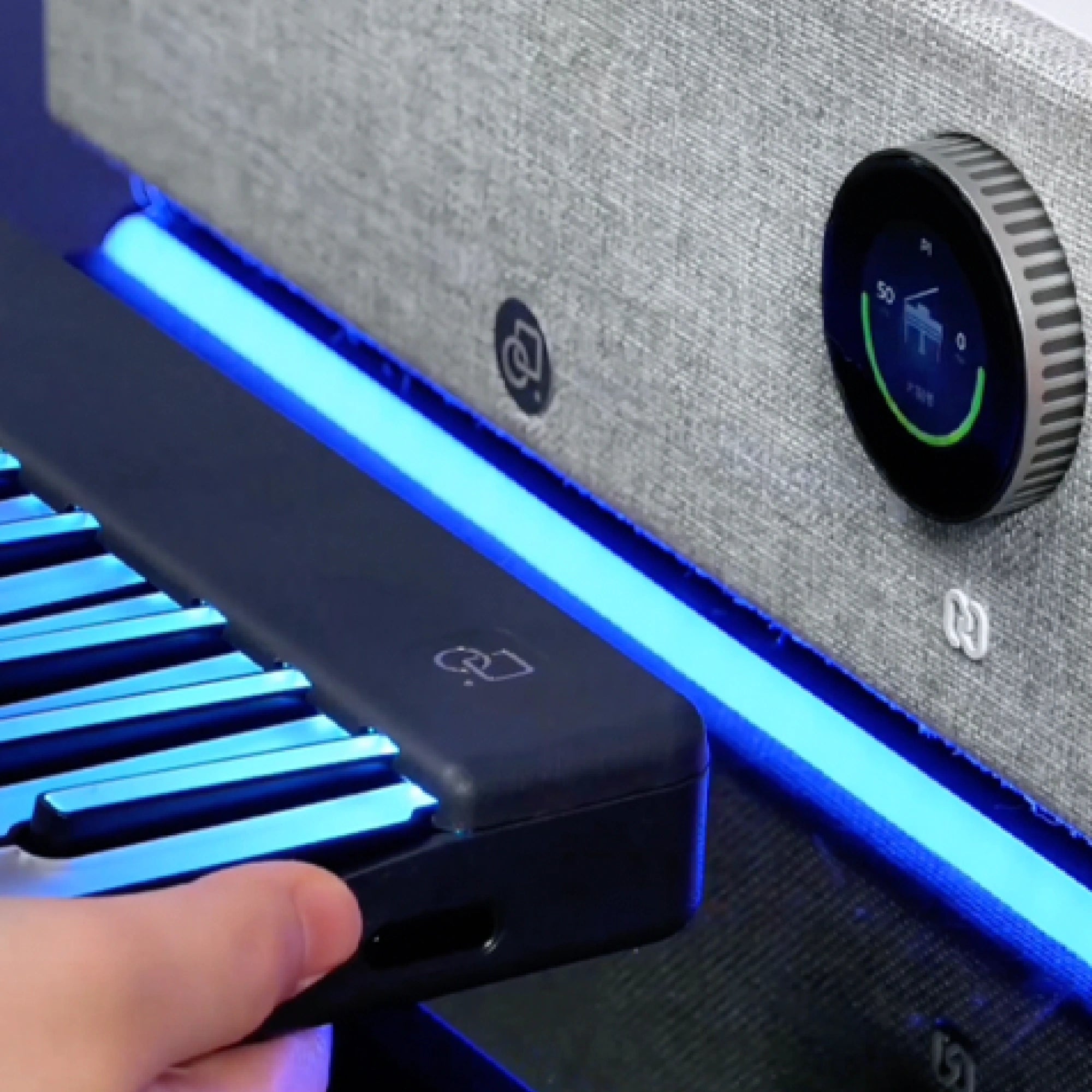 PartyStudio – Wireless MIDI Synth Speaker