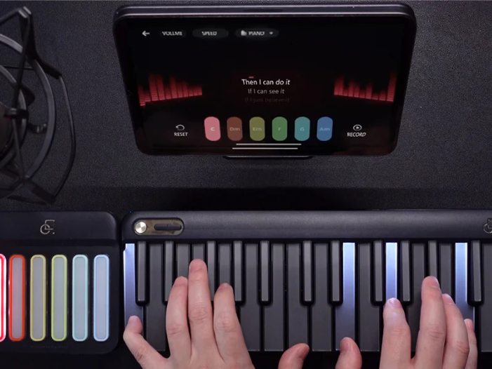 Best Portable Keyboard Pianos in 2025: Top Picks for Beginners, Travelers & Creators
