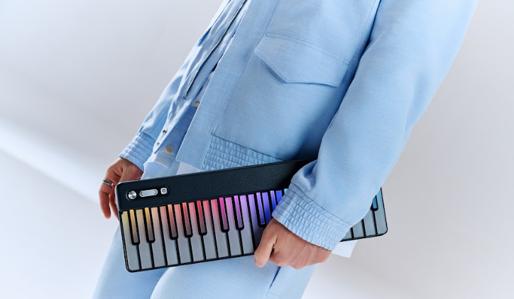 Keyboard Piano vs Synthesizer: Best for Beginners?