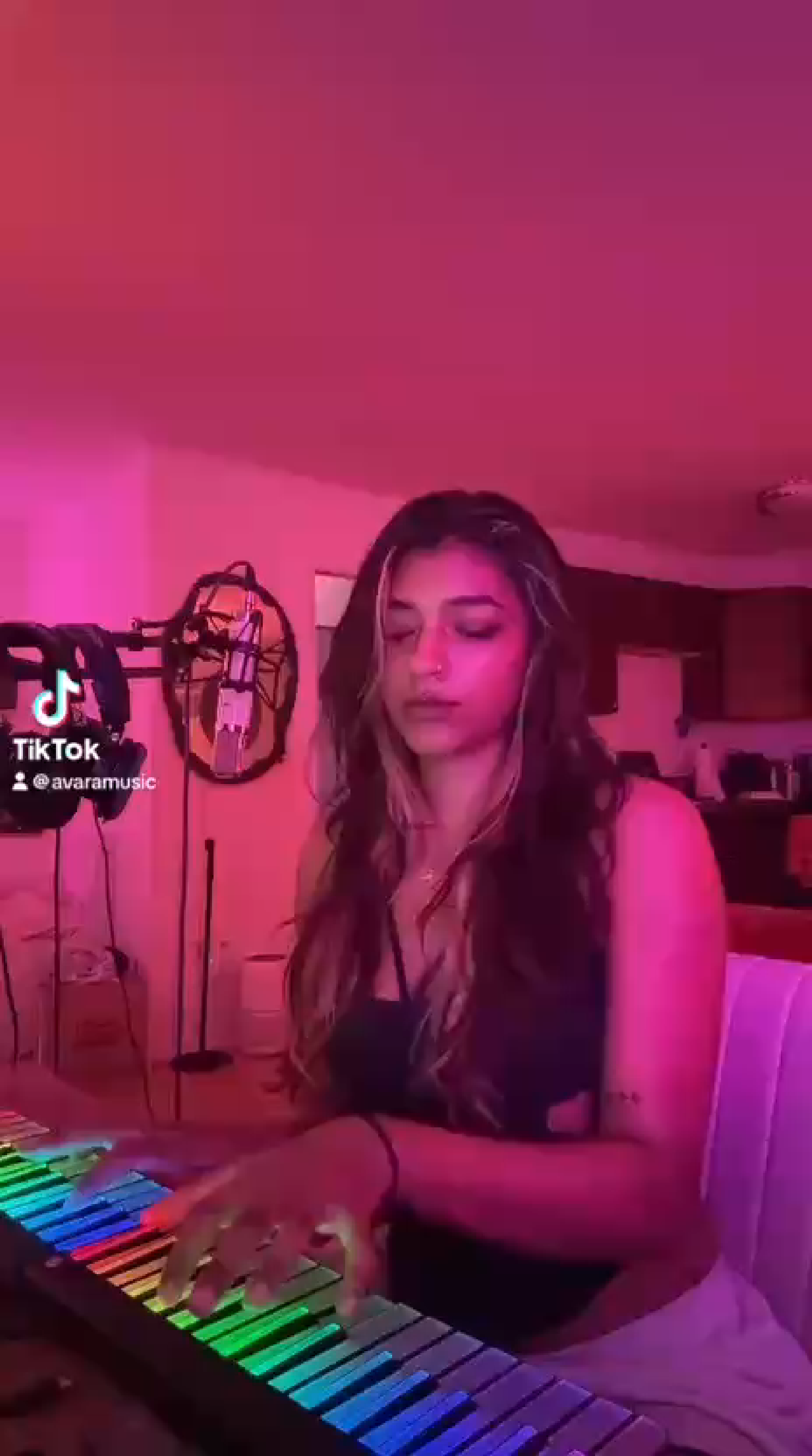 est UGC Videos Platform New